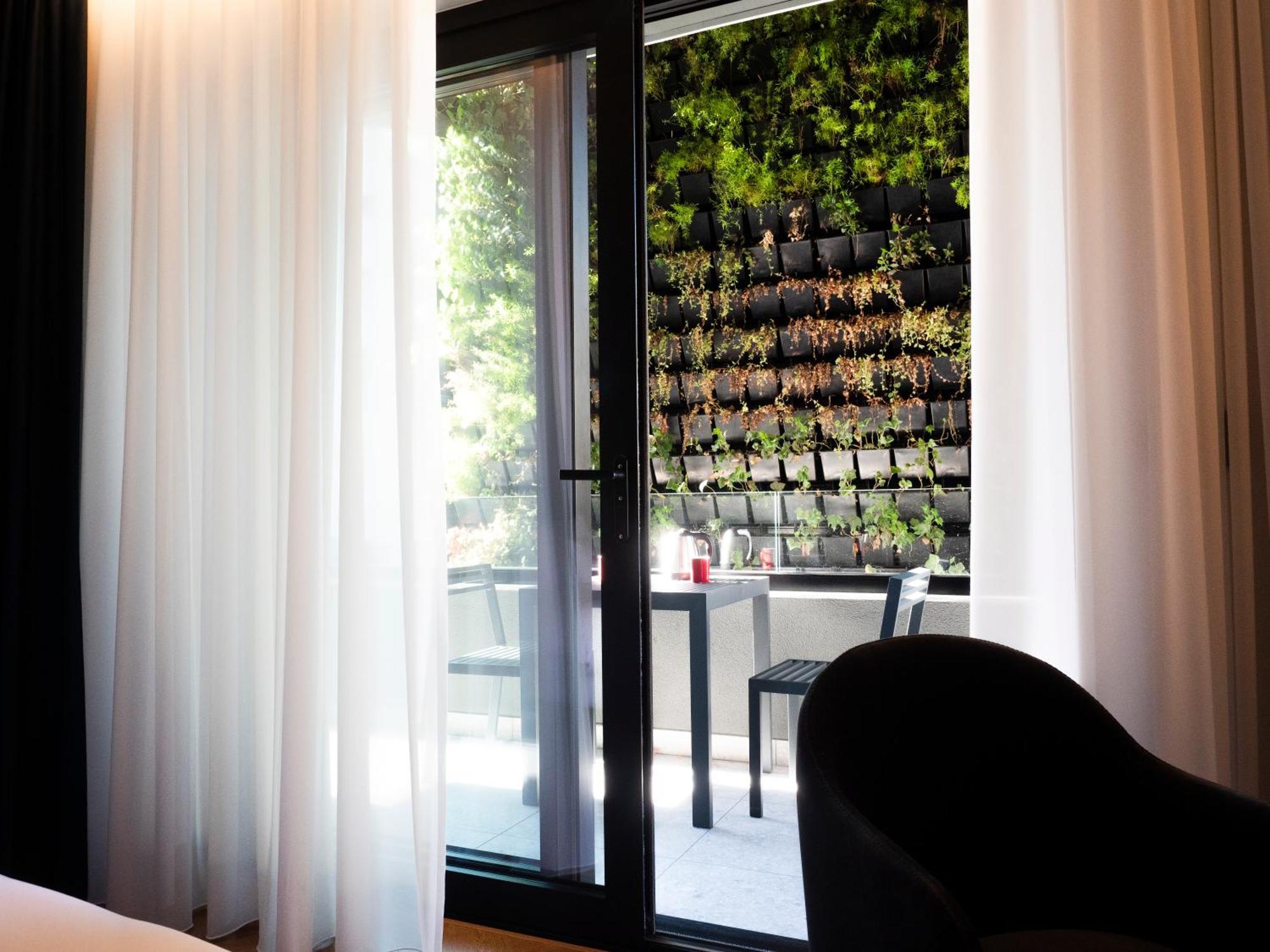 Moncafe Boutique Hotel & Spa Тирана Екстериор снимка